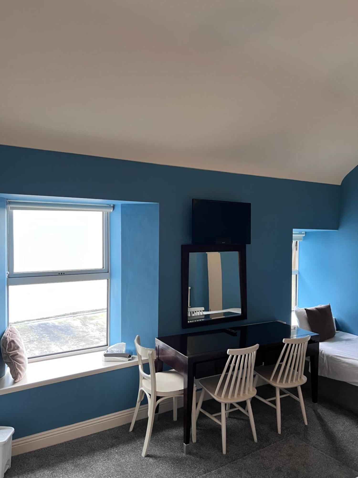 The Townhouse Bed & Breakfast Milltown Malbay Eksteriør bilde