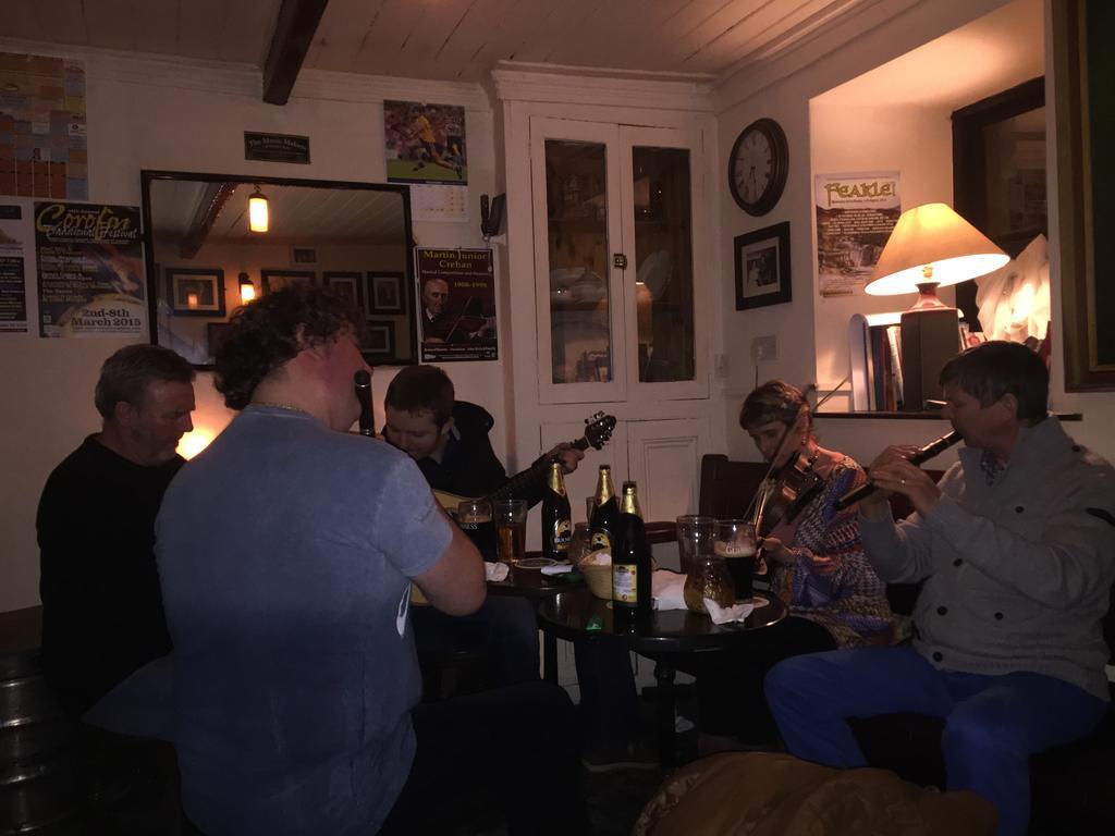 The Townhouse Bed & Breakfast Milltown Malbay Eksteriør bilde