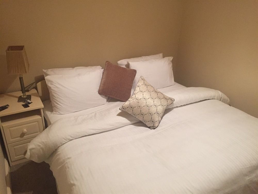 The Townhouse Bed & Breakfast Milltown Malbay Eksteriør bilde