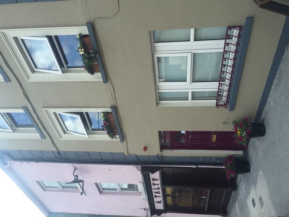 The Townhouse Bed & Breakfast Milltown Malbay Eksteriør bilde