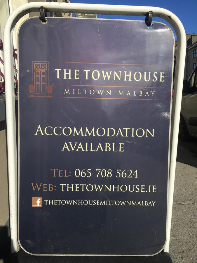 The Townhouse Bed & Breakfast Milltown Malbay Eksteriør bilde